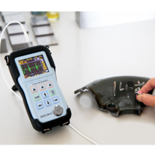 自動車部品の曲面厚さ測定をPM5 GEN3で